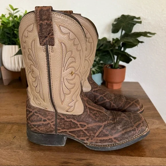 Ariat Kids Boots in Brown and Tan - Picture 1 of 13